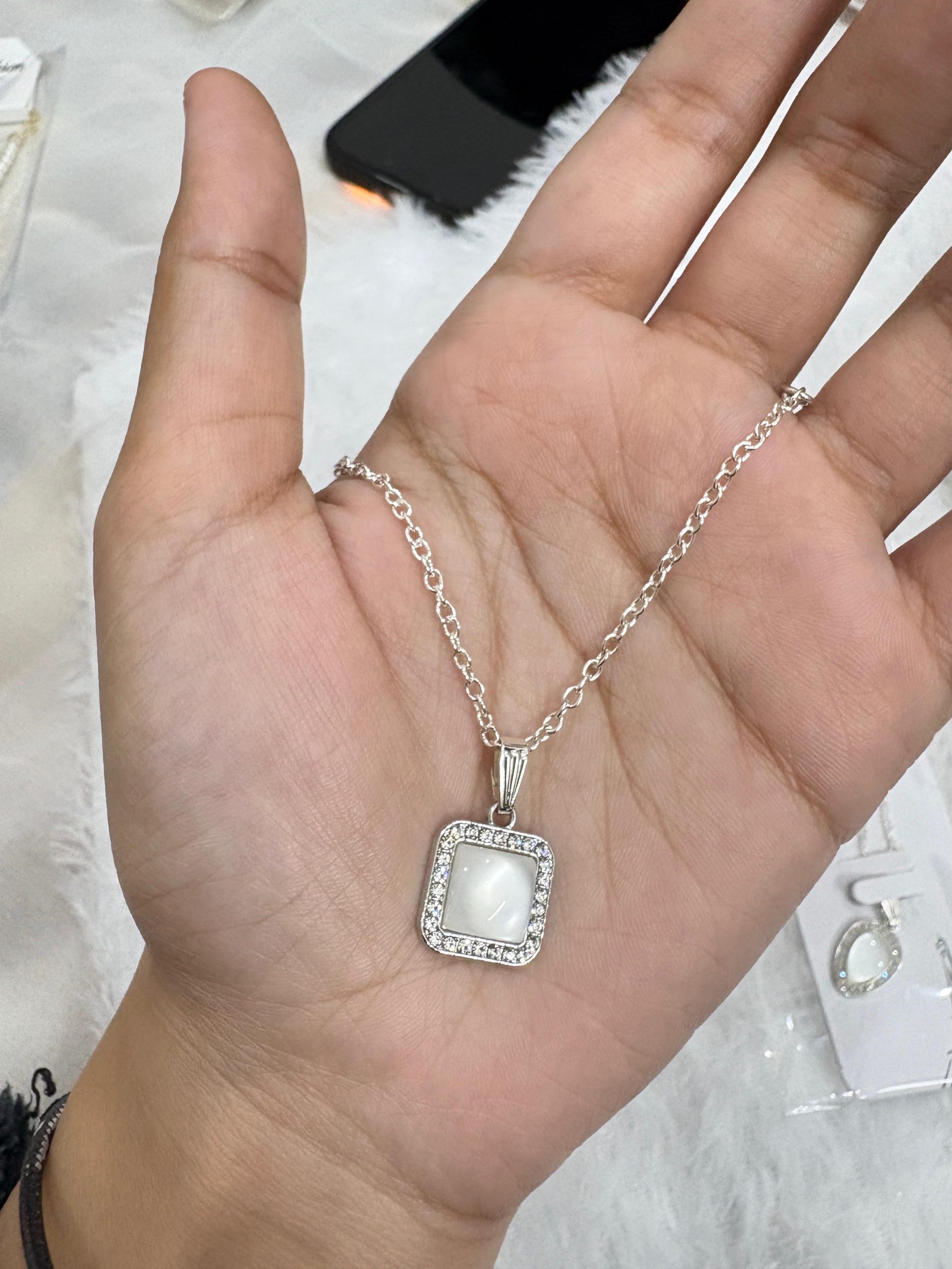 Fiza Pendant