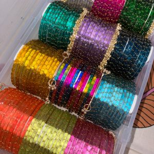 RaSha 12 Dozen Raindrop Glass Bangles with 4 Heavy & 4 Light Kashmiri Ghungroo Bangles Set with Premium Bangle Organiser Box