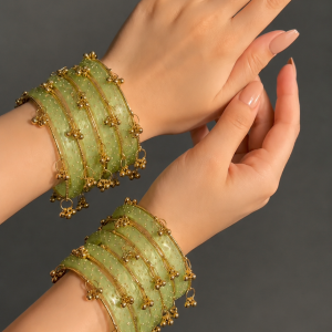 RaSha Jewels Pista Mint Green Raindrop Glass Bangles Set with Kashmiri Ghungroo – 12 Glass Bangles + 4 Ghungroo Bangles